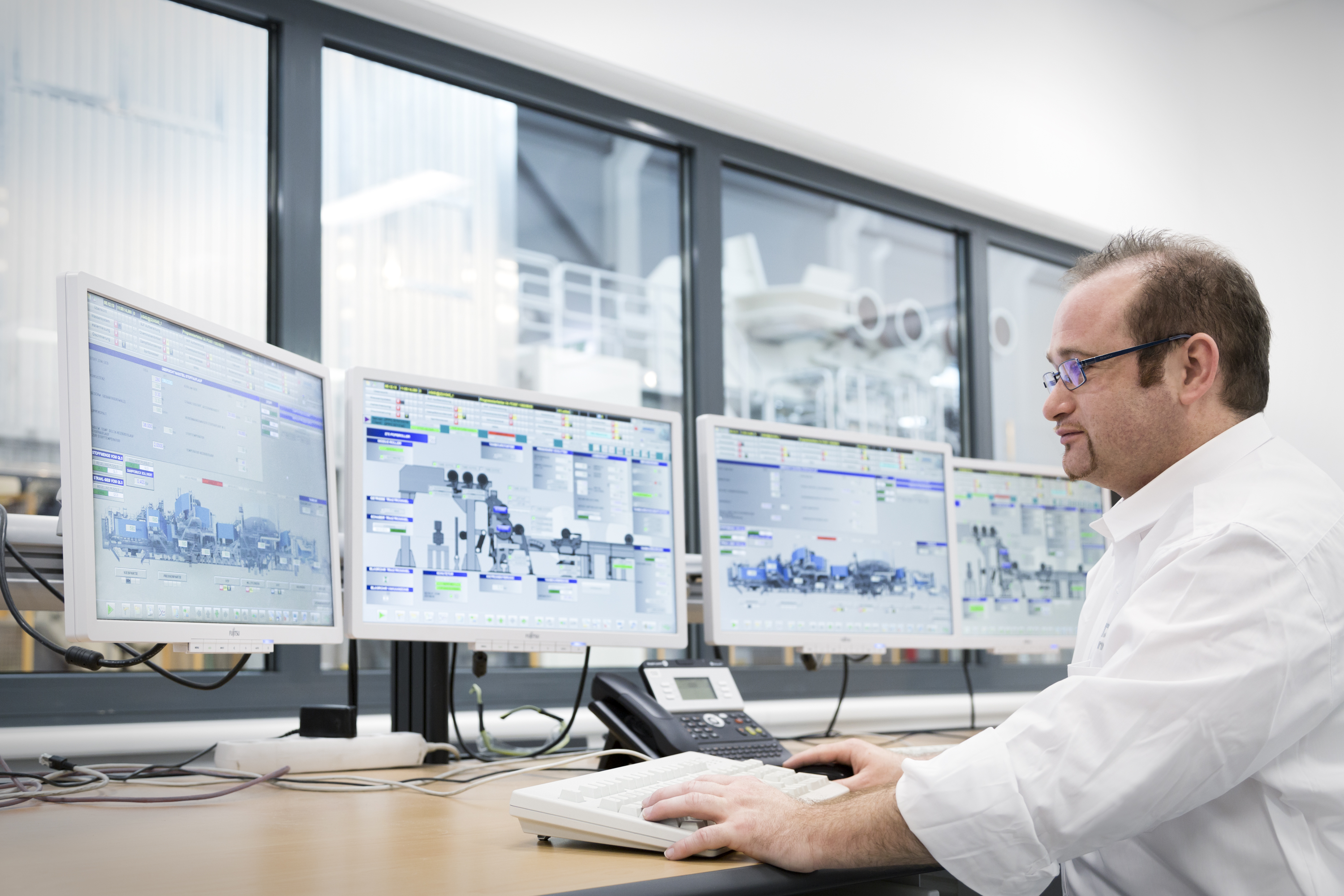 Process control systems (DCS/PLC/HMI)