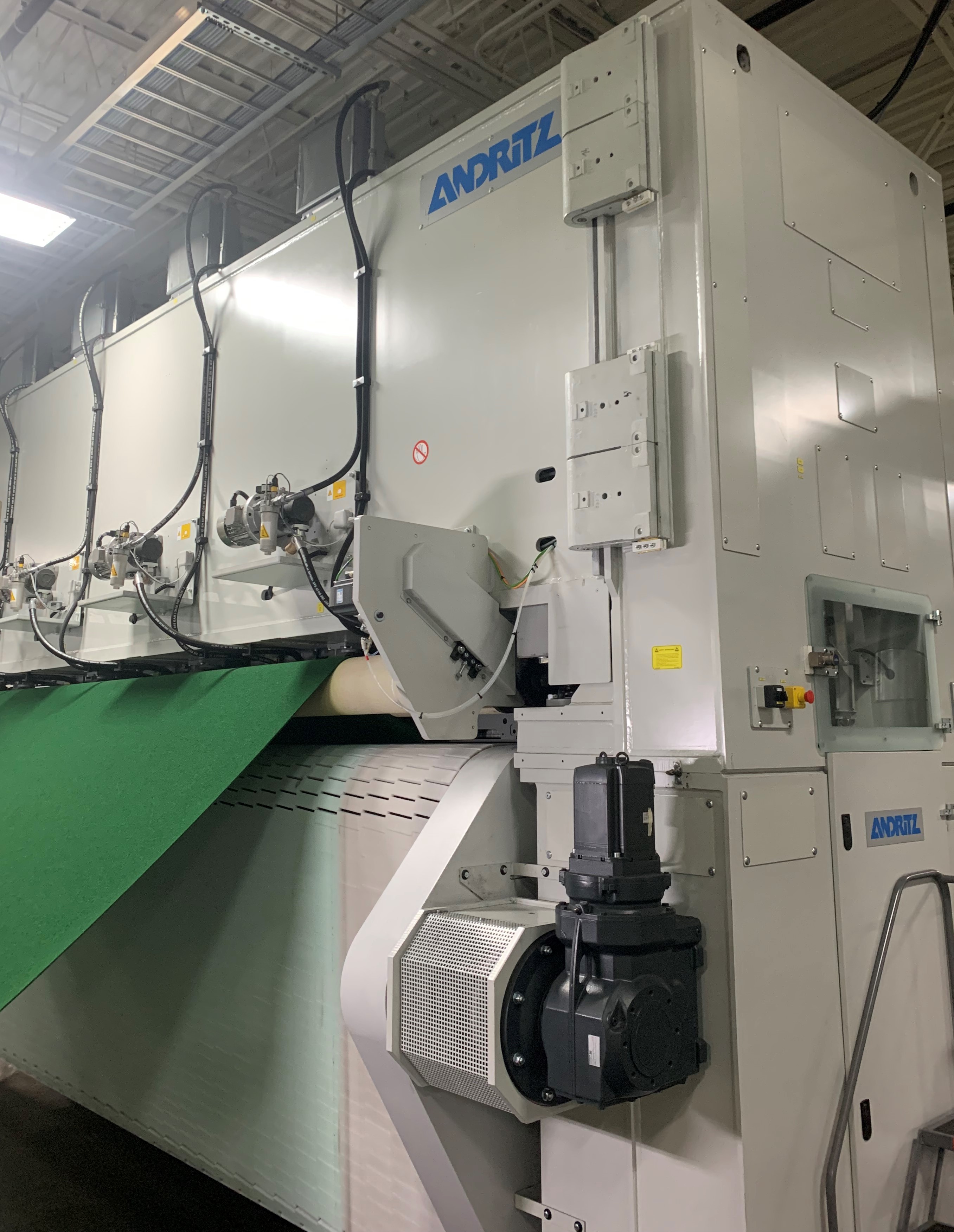 ANDRITZ SDV-Velours-Nadelmaschine in Betrieb bei Foss Floors, Rom (USA)