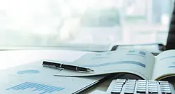 gr-ir-stock-photo_financial-report