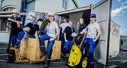 ANDRITZ service experts and customers