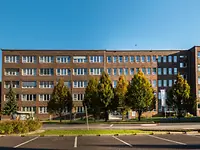 hy-location-linz-haupteingang